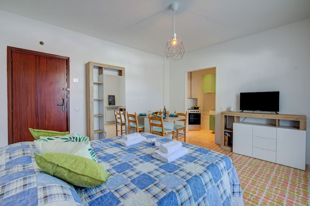 Missy Apartment Peschiera del Garda Studio w/ Parking 1