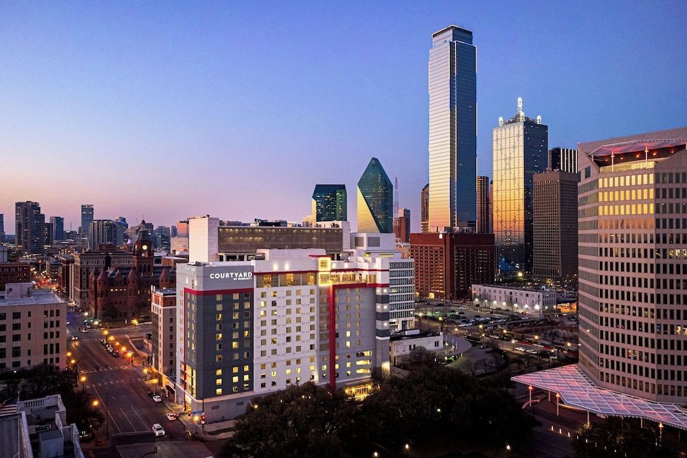 Courtyard by Marriott Dallas Downtown/Reunion District 1
