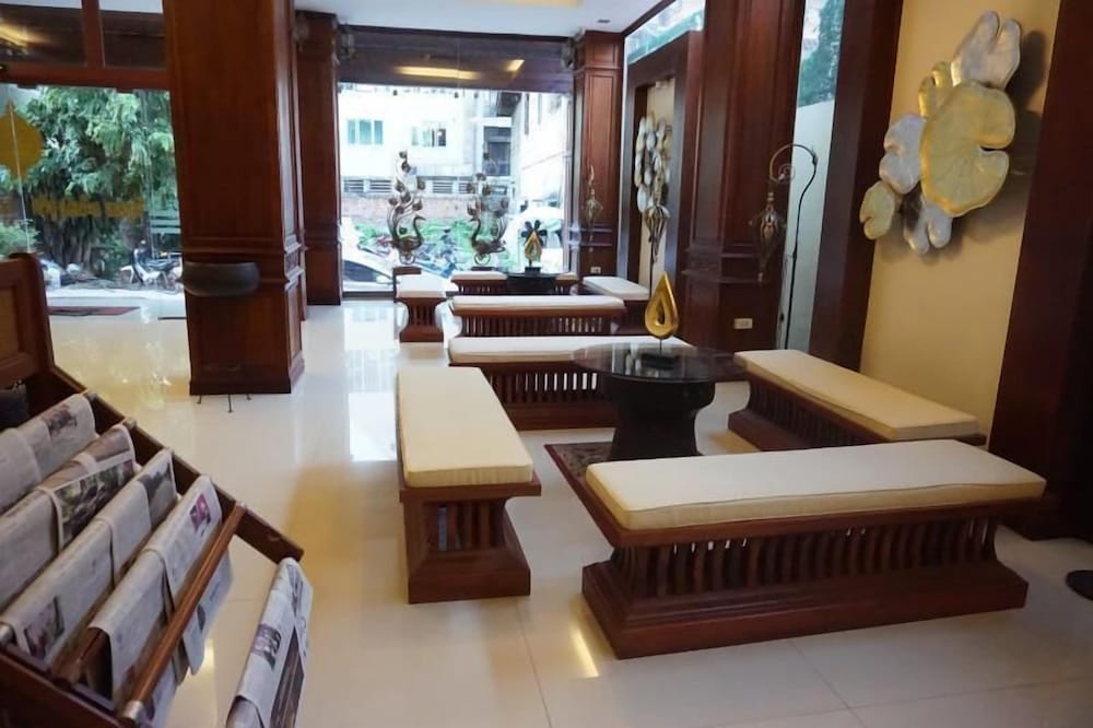 Manorom Classy Hotel 2