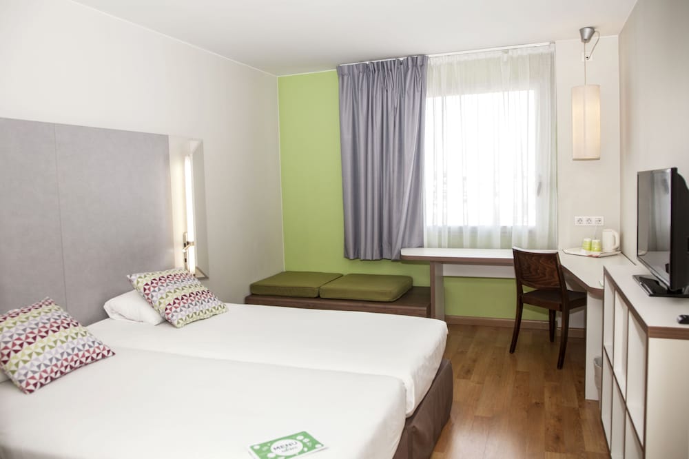 Travelodge BCN Cornella Fira 2