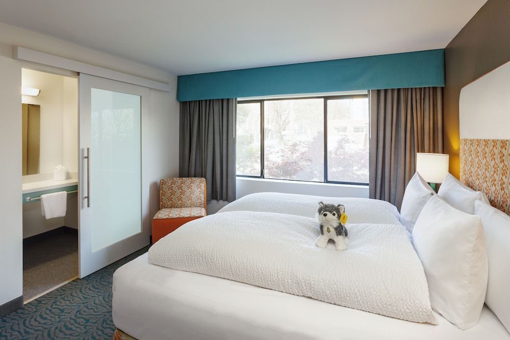 Staypineapple, University Inn, University District Seattle 1