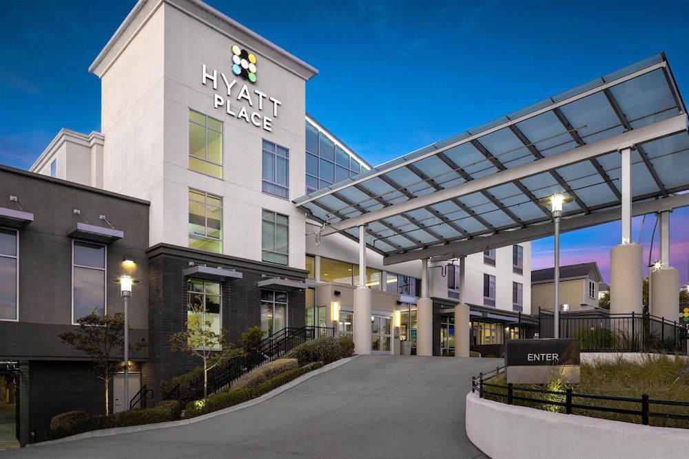 Hyatt Place Santa Cruz 1