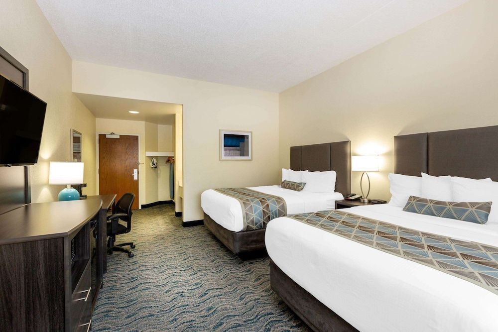 Baymont by Wyndham Des Moines Airport 1