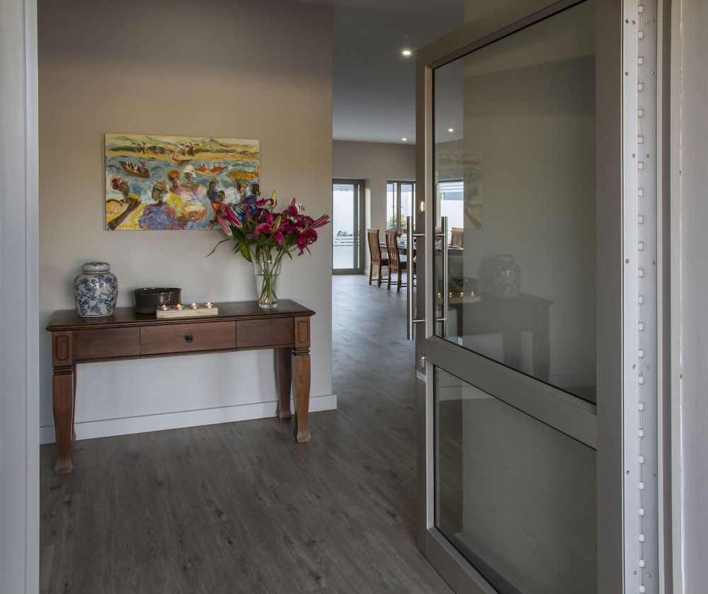 Ocean Bay Guesthouse 2