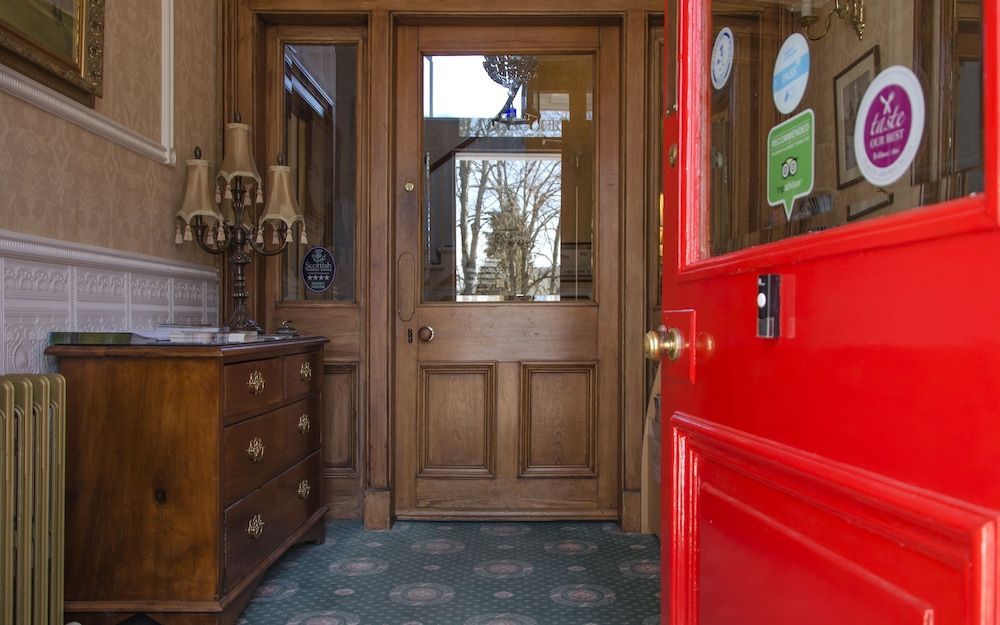 Ravenscourt Guest House 2