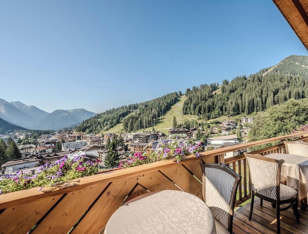 HOTIDAY Room Collection - Campiglio Pradalago 1