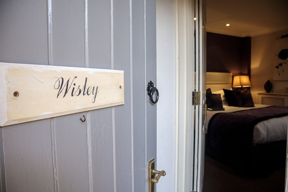Langshott Manor - Luxury Hotel Gatwick 2