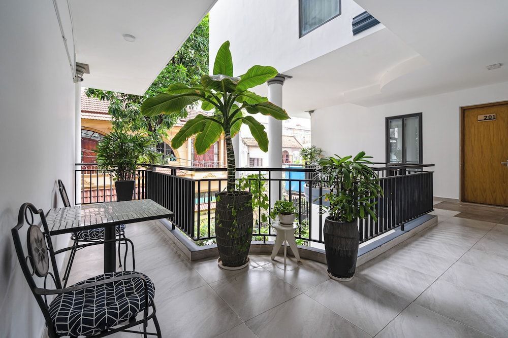 Sunshine Residences By 5H 1