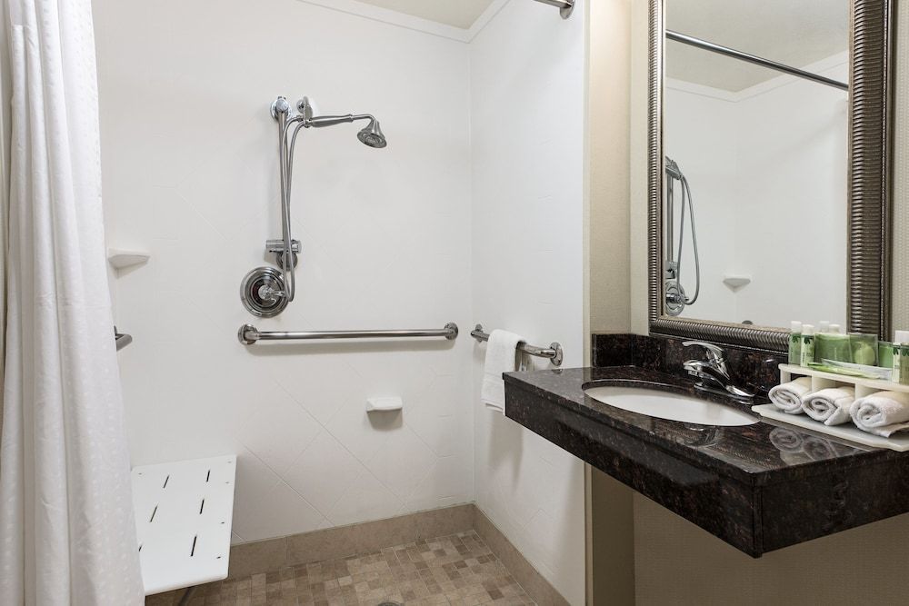 Holiday Inn Express & Suites CLUTE - LAKE JACKSON by IHG 2