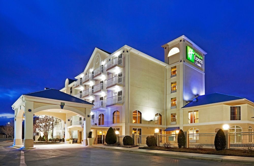 Holiday Inn Express & Suites ASHEVILLE SW - OUTLET CTR AREA by IHG 1