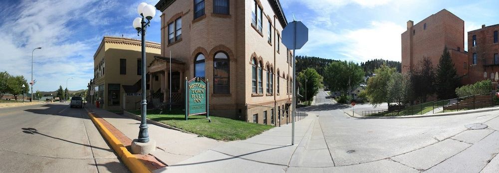Town Hall Inn 1