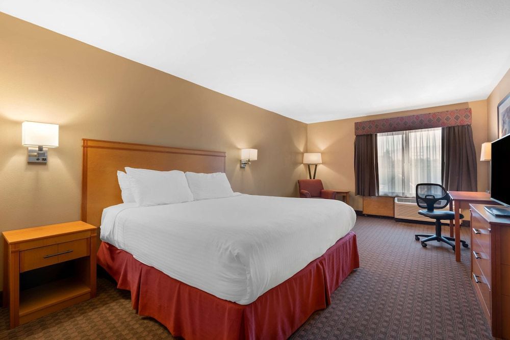 Best Western Plus Olympic Inn 1