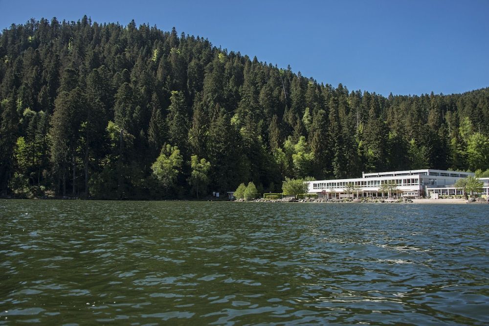 Appart'Hôtel LIDO au bord de l'eau 1