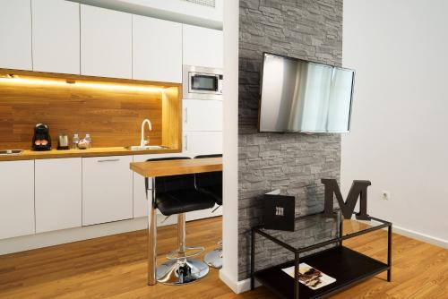 Minimal Rooms by ELE Apartments 2