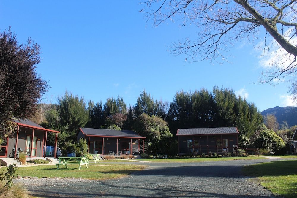 The Barn Cabins & Camp 1