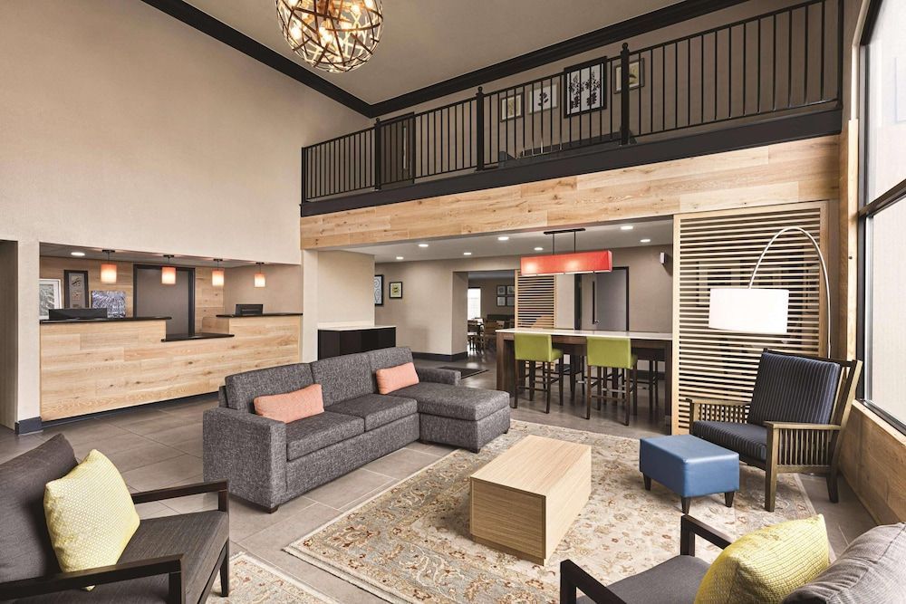 Country Inn & Suites by Radisson, Dunn I-95 2