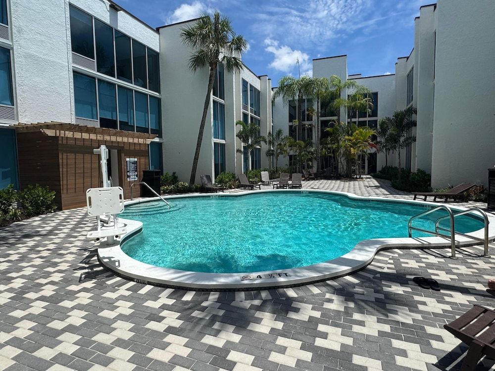 Tropical Palms Hotel 1