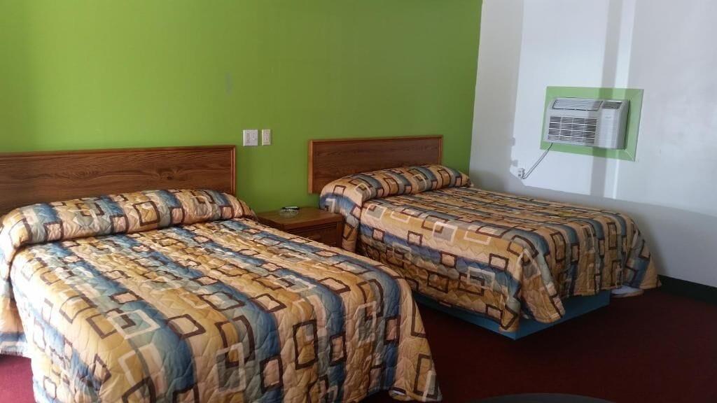 Relax Inn Motel 1