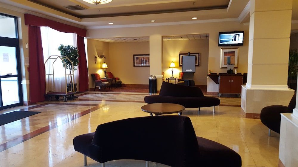 Ramada Plaza by Wyndham Atlanta Airport 2