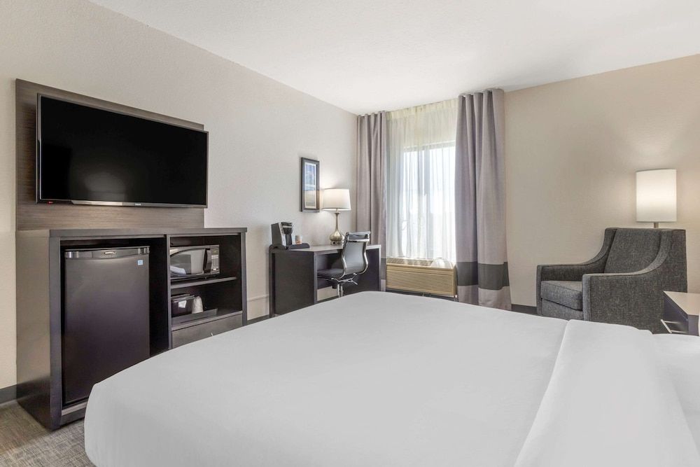 Comfort Inn & Suites Greer - Greenville 1