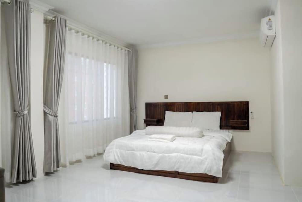 Empire House Phnom Penh 1
