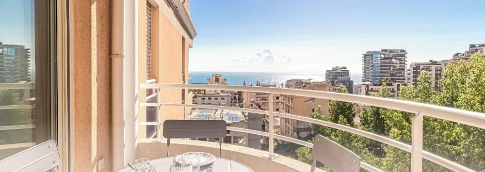 1 room apartment 1 minute from Monaco 1