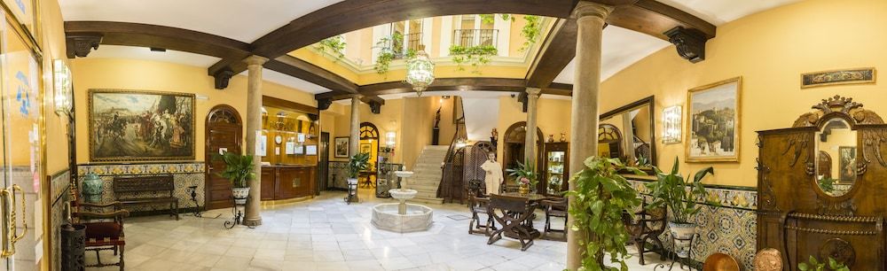 Hotel Reina Cristina 2