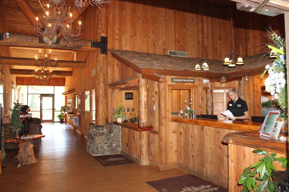 The Pines Resort & Conference Center 2
