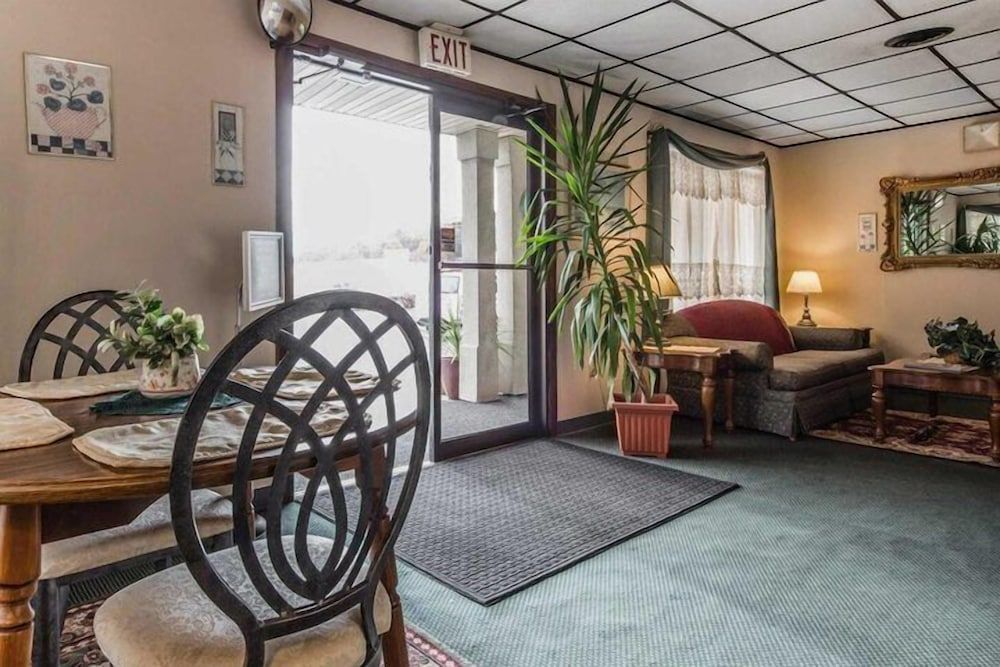 Horseshoe Curve Lodge 2