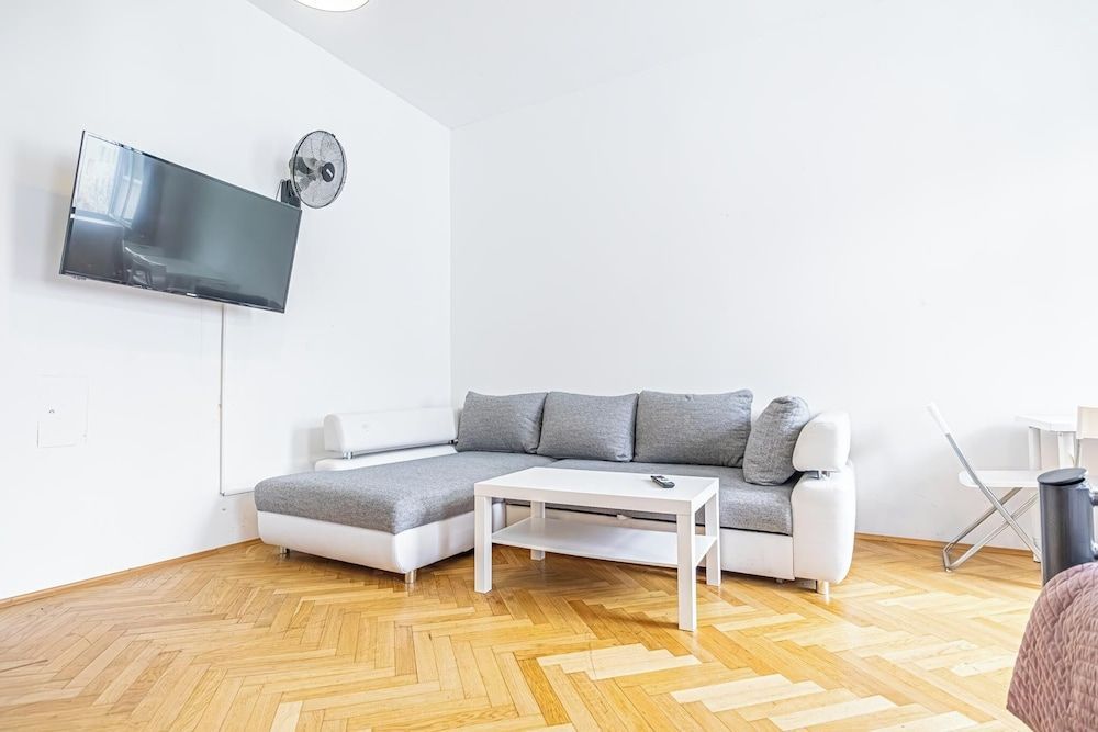 Cozy Room Near U6 Dresdner Subway Line 1