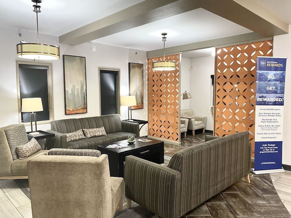 Best Western Plus the Four Corners Inn 2