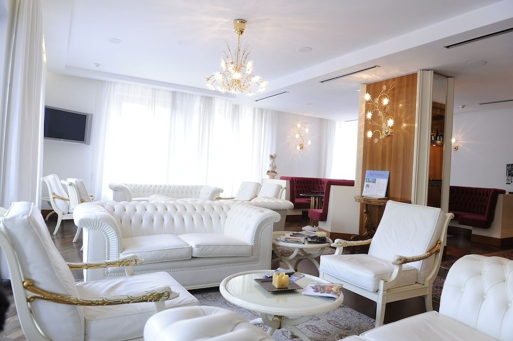 Parc Hotel Flora S 2