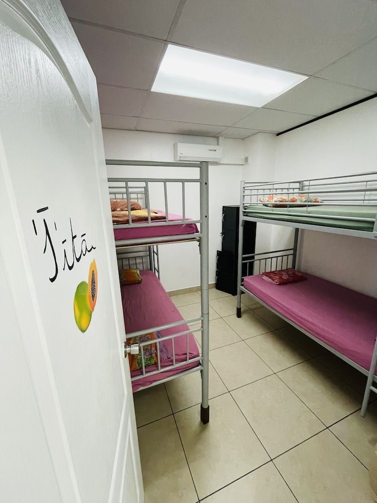 Mahana Lodge Hostel & Backpacker 1