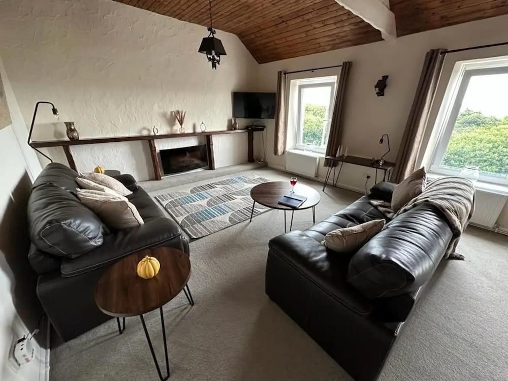 2 Bed-Sleeps 4-Sea View-Pet Friendly-Parking 1