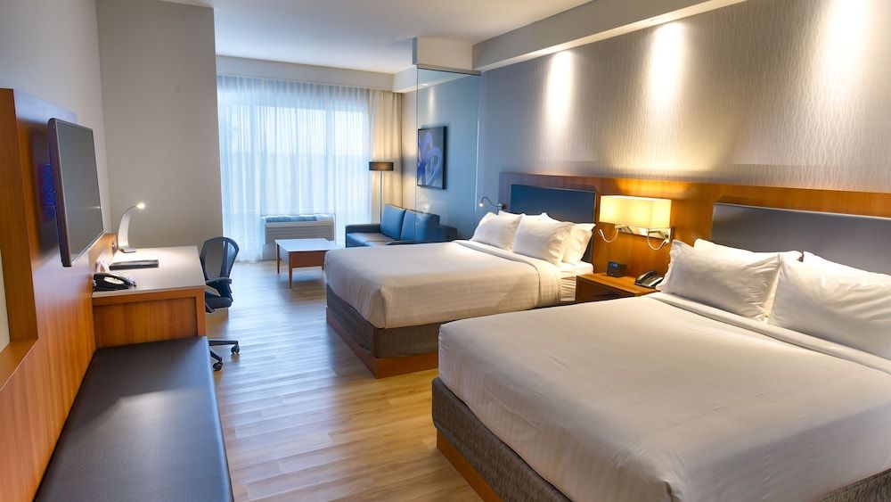 Holiday Inn Express & Suites VAUDREUIL - DORION by IHG 2