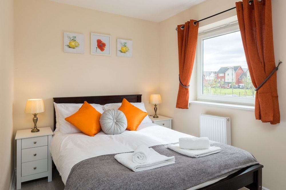 Luxury Two Bed Apartment With Parking - Wolverhampton 1