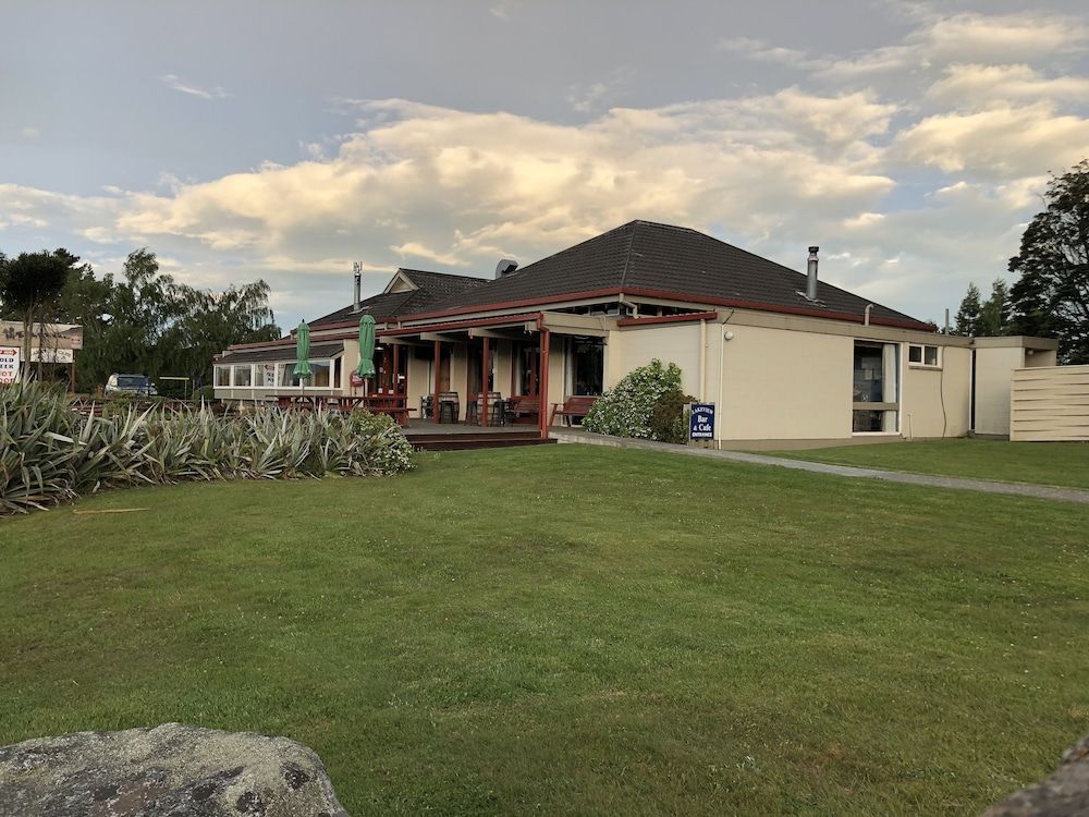 Te Anau Manapouri Lake Hotel 2