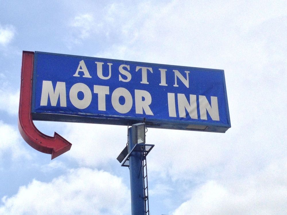 Austin Motor Inn 1