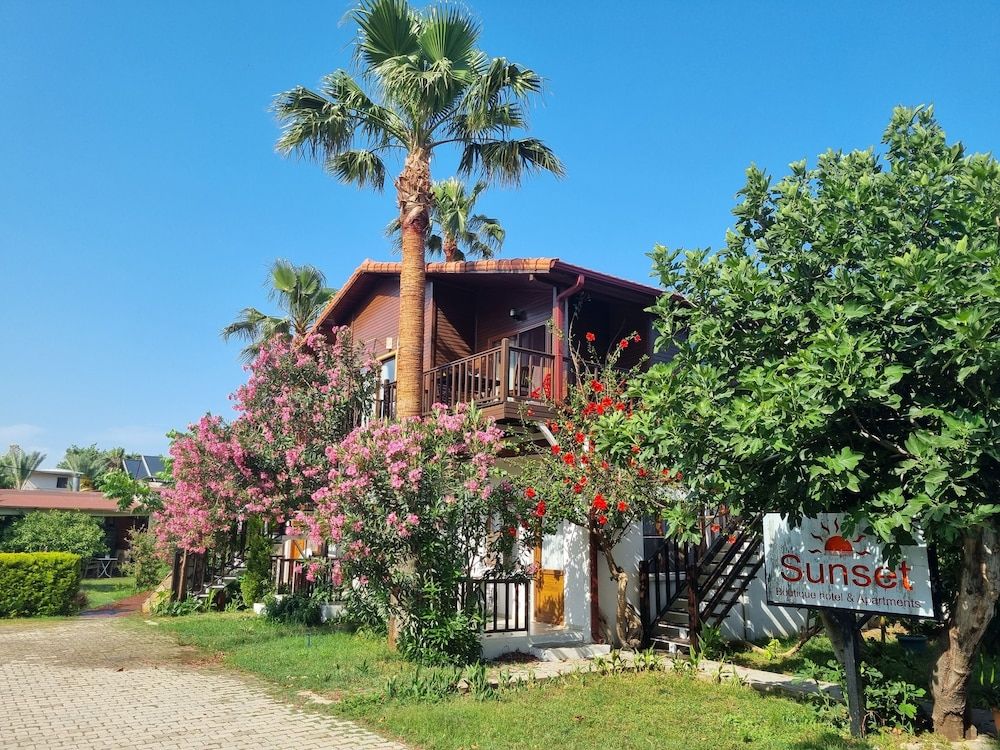 Sunset Boutique Hotel & Apartments 1