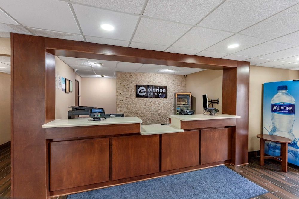 Clarion Pointe Racine - Mount Pleasant 2