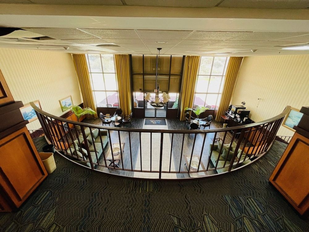 Mystic River Hotel & Suites 1