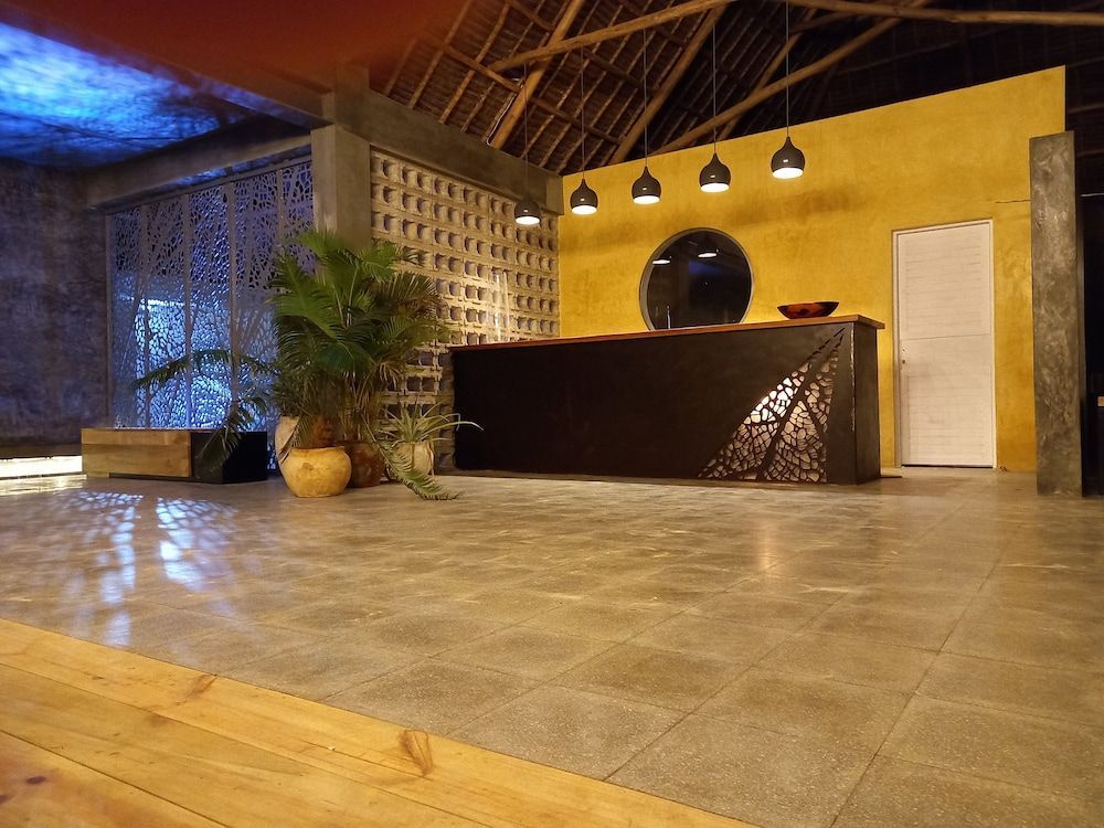 Casa Beach Hotel "Casa Del Mar" 2