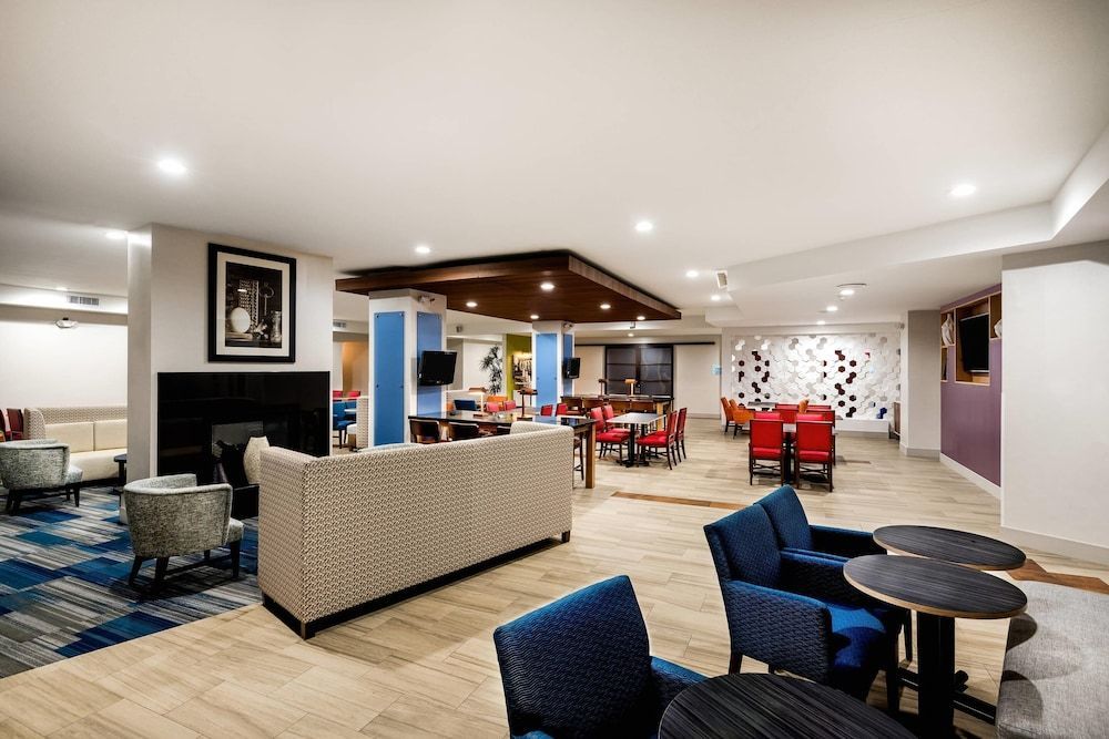 Country Inn & Suites by Radisson, Downtown Albany New York 2