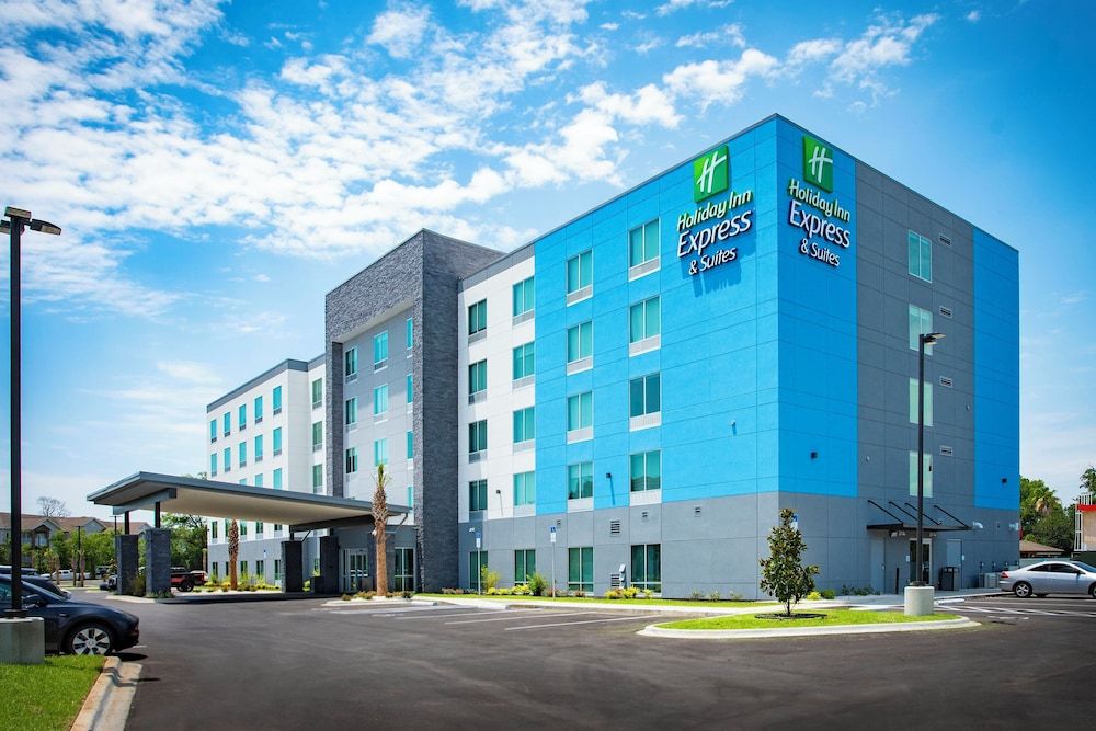 Holiday Inn Express & Suites Pensacola Airport North – I-10 by IHG 1