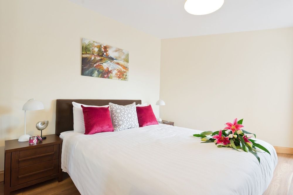 Broc House Suites 1