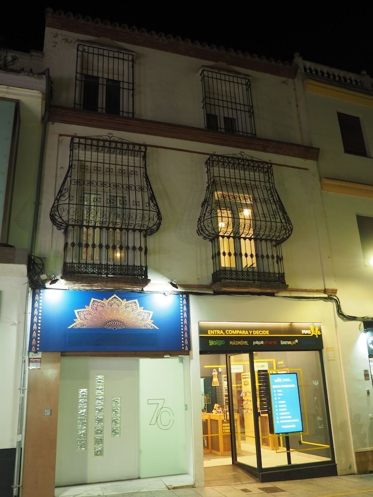 Molucano Themed Rooms 1