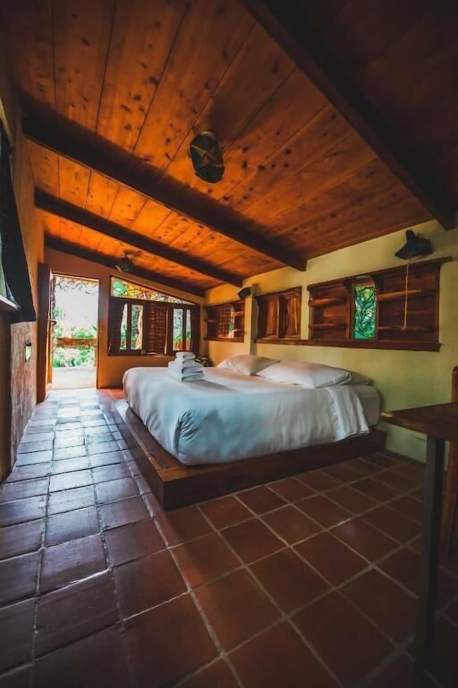 Lush Atitlán 1