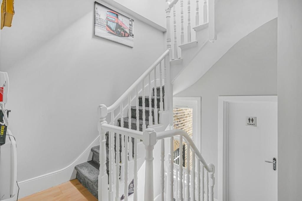Studio 169 London 2