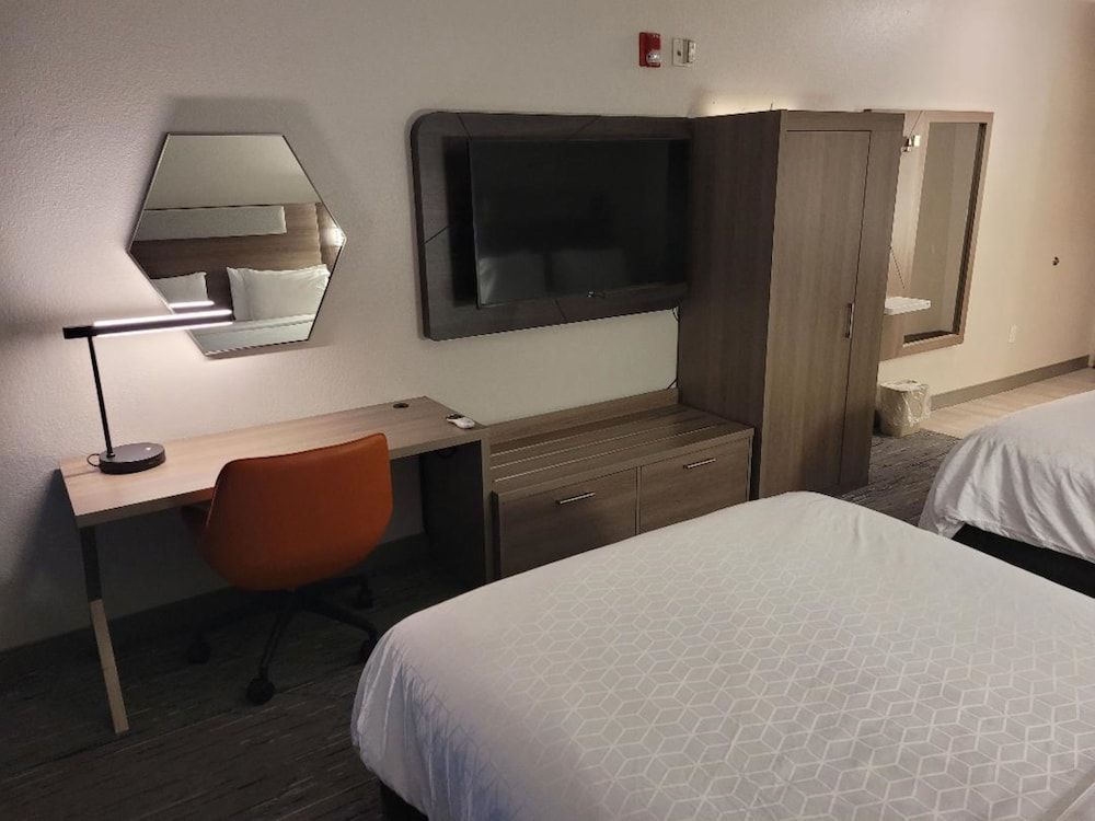 Holiday Inn Express & Suites STARKVILLE by IHG 2