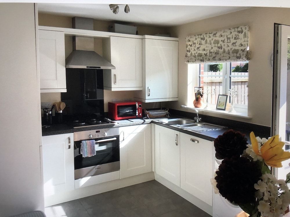 Lazy Nest - Sleeps 4, Parking, Garden & Hammocks 1